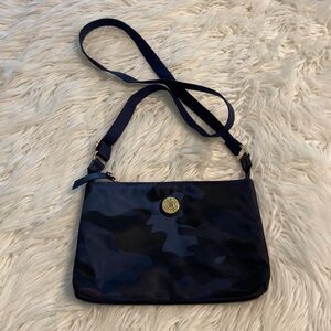 Tommy Hilfiger Shoulder Bag excellent condition color navy blue